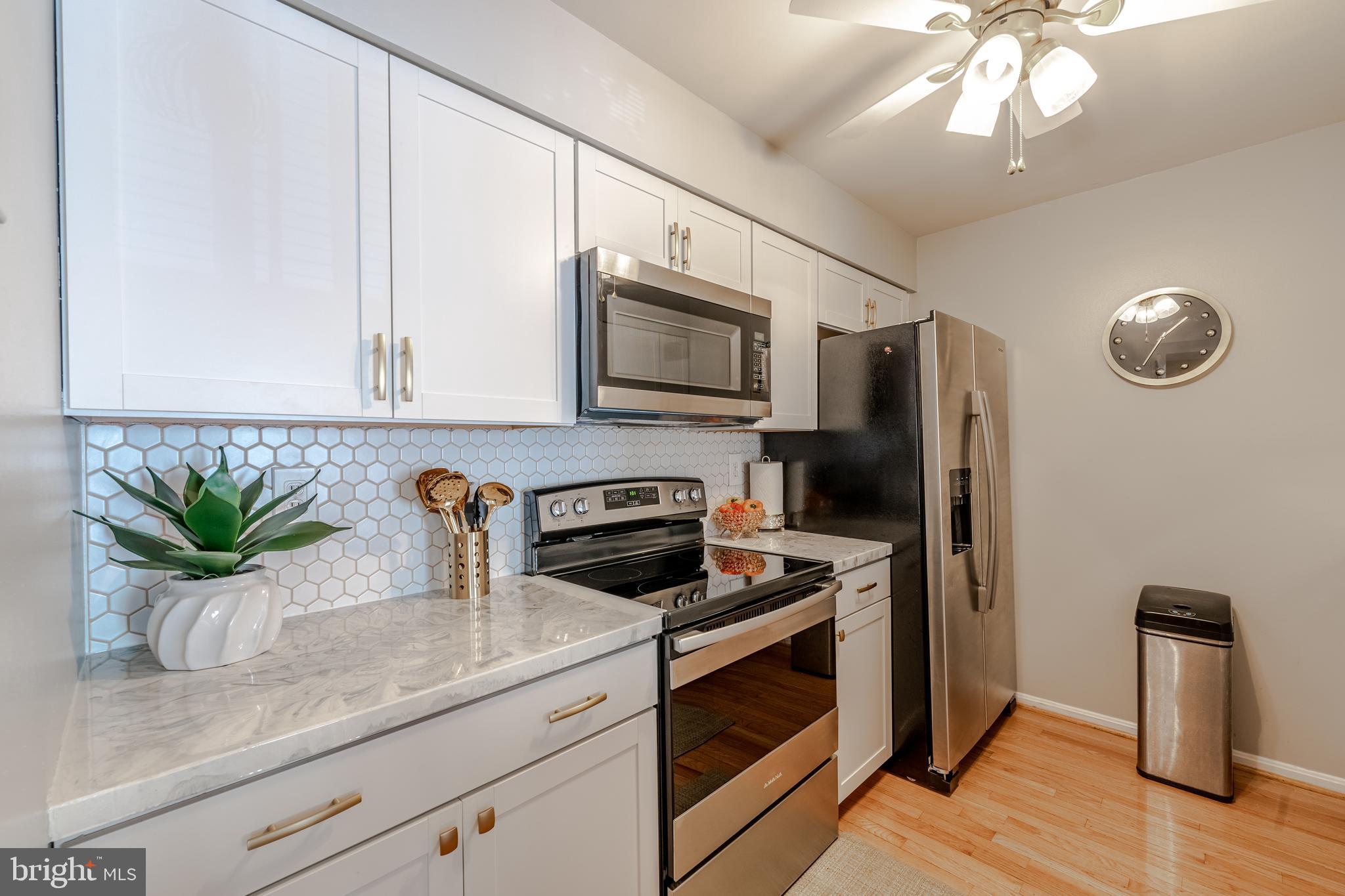 LAUREL LAKES - Residential