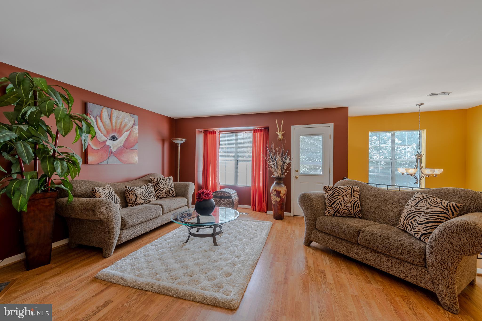 LAUREL LAKES - Residential