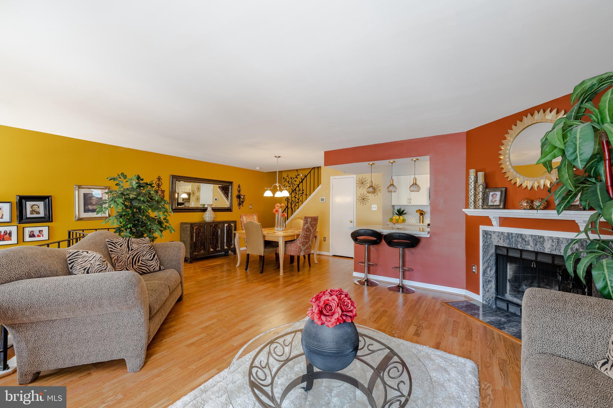 LAUREL LAKES - Residential