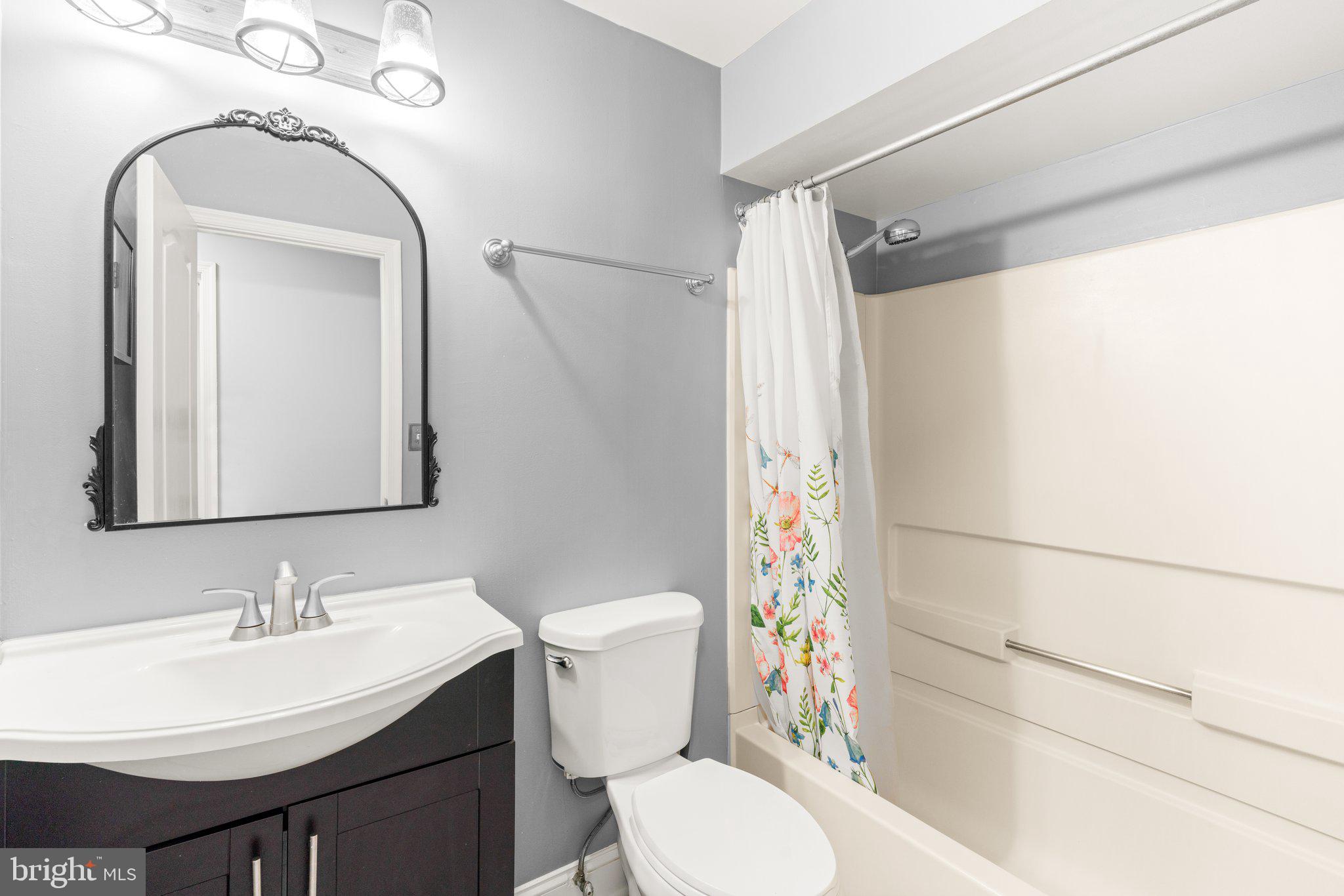 MONTGOMERY RUN - Residential Lease