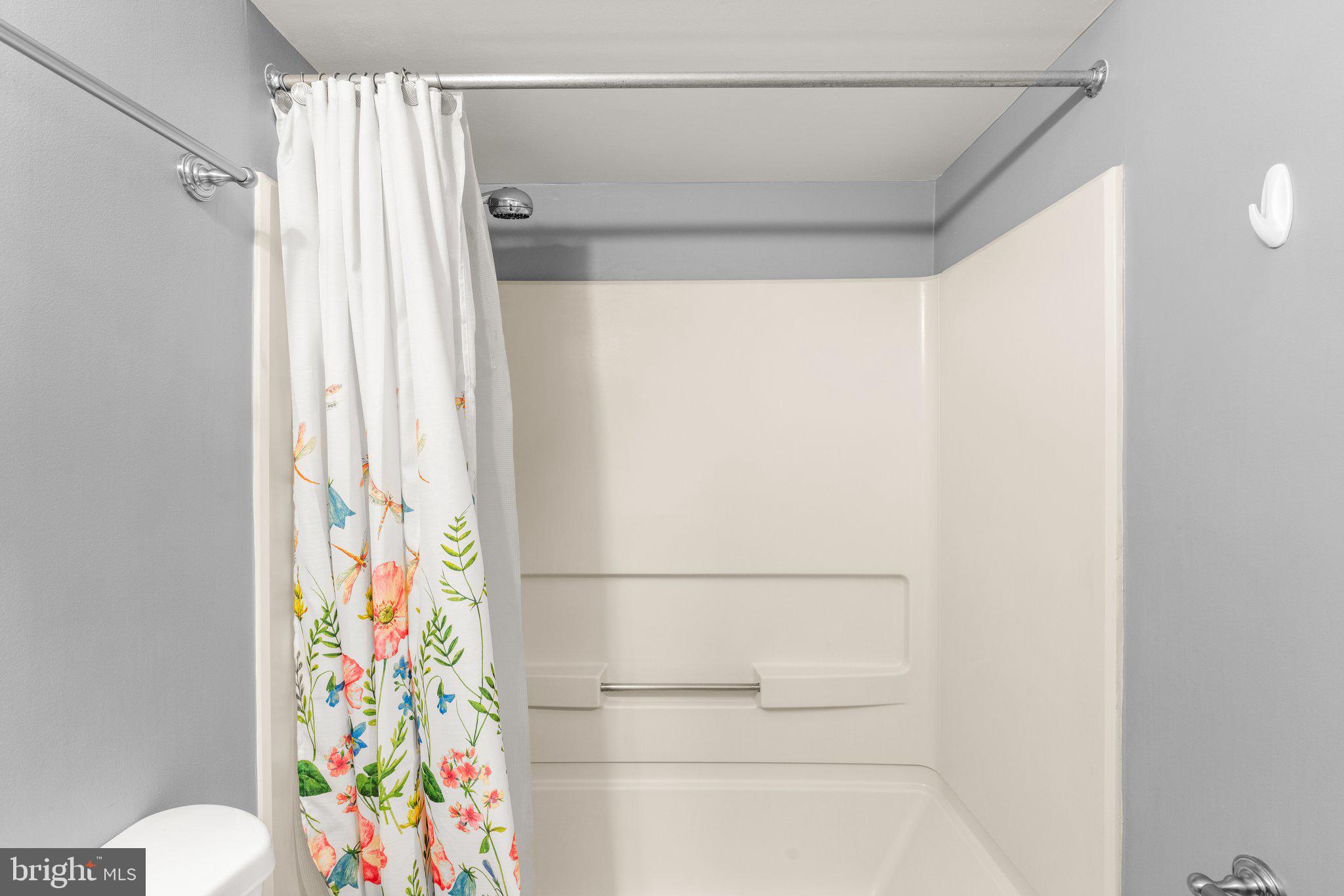 MONTGOMERY RUN - Residential Lease