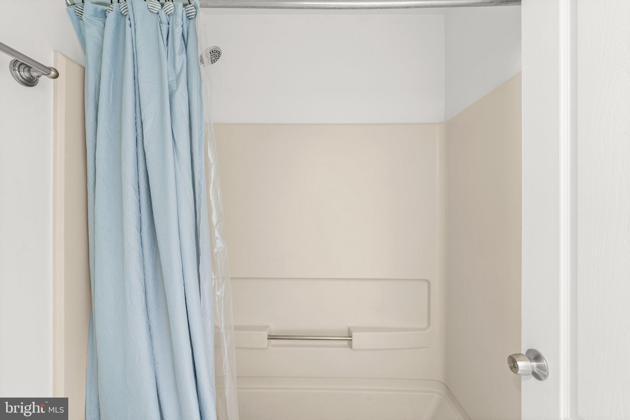 MONTGOMERY RUN - Residential Lease