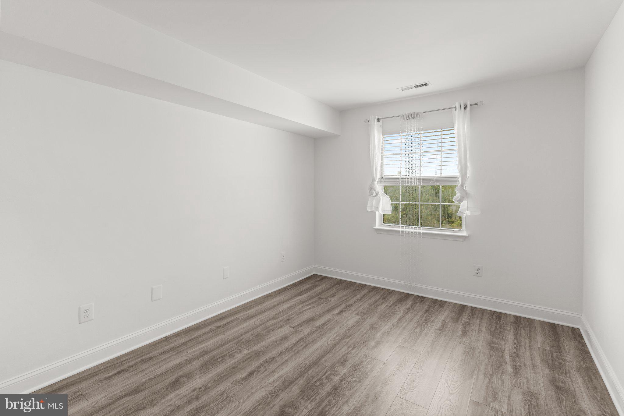 MONTGOMERY RUN - Residential Lease