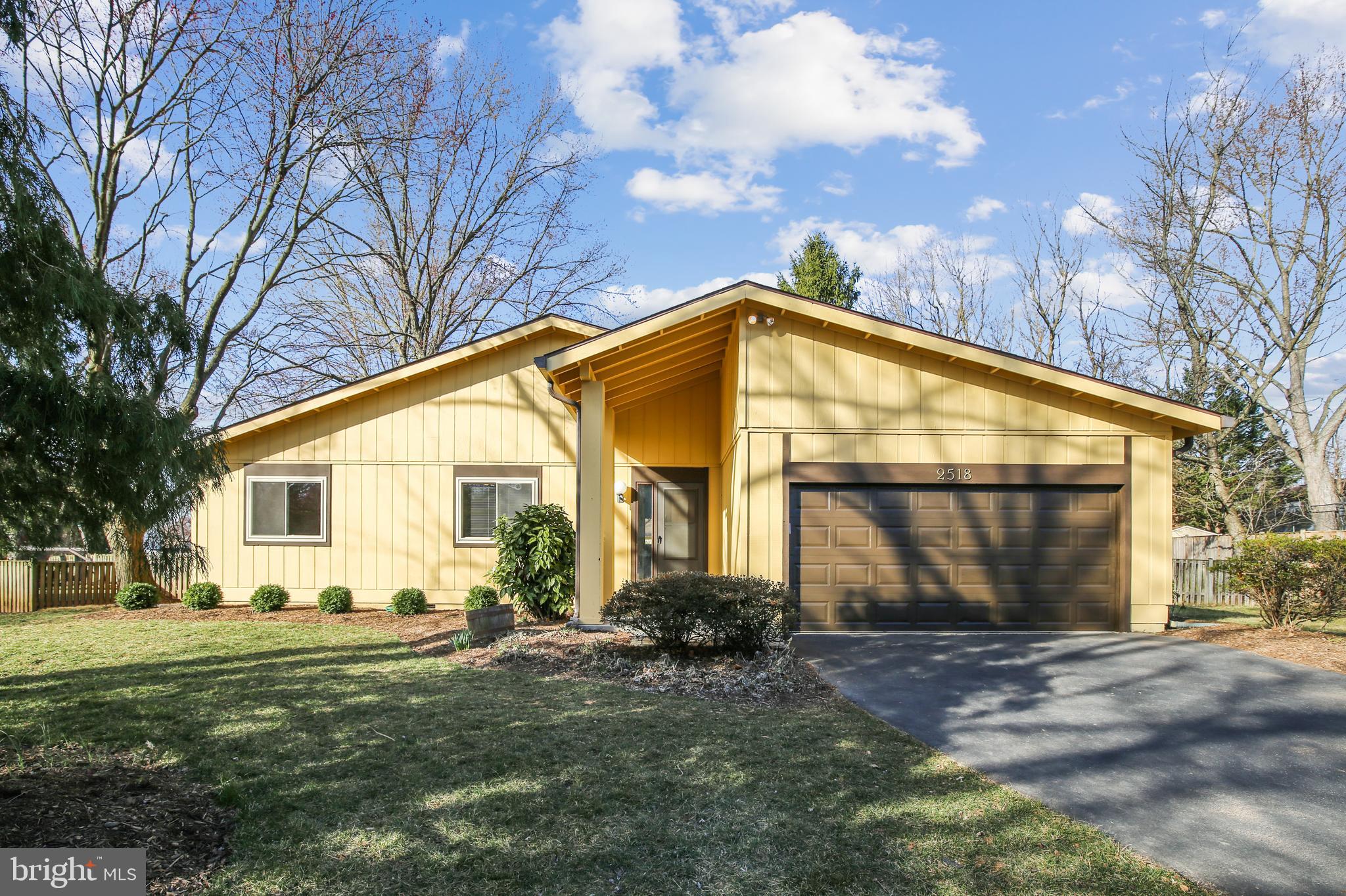 FOX MILL ESTATES - Residential