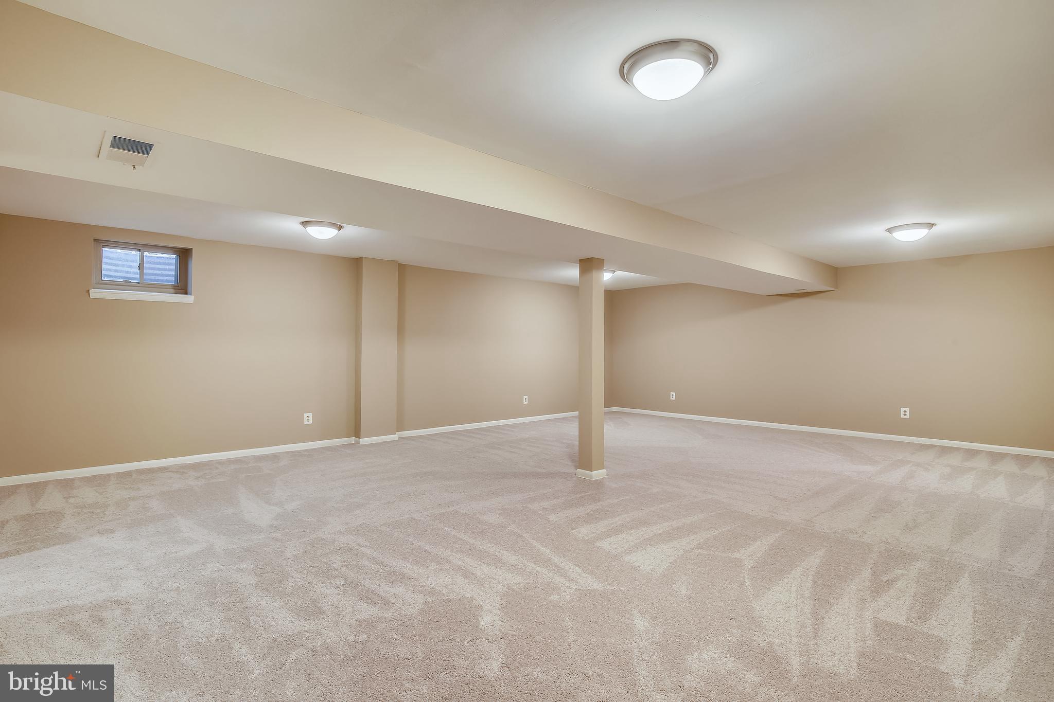 FOX MILL ESTATES - Residential