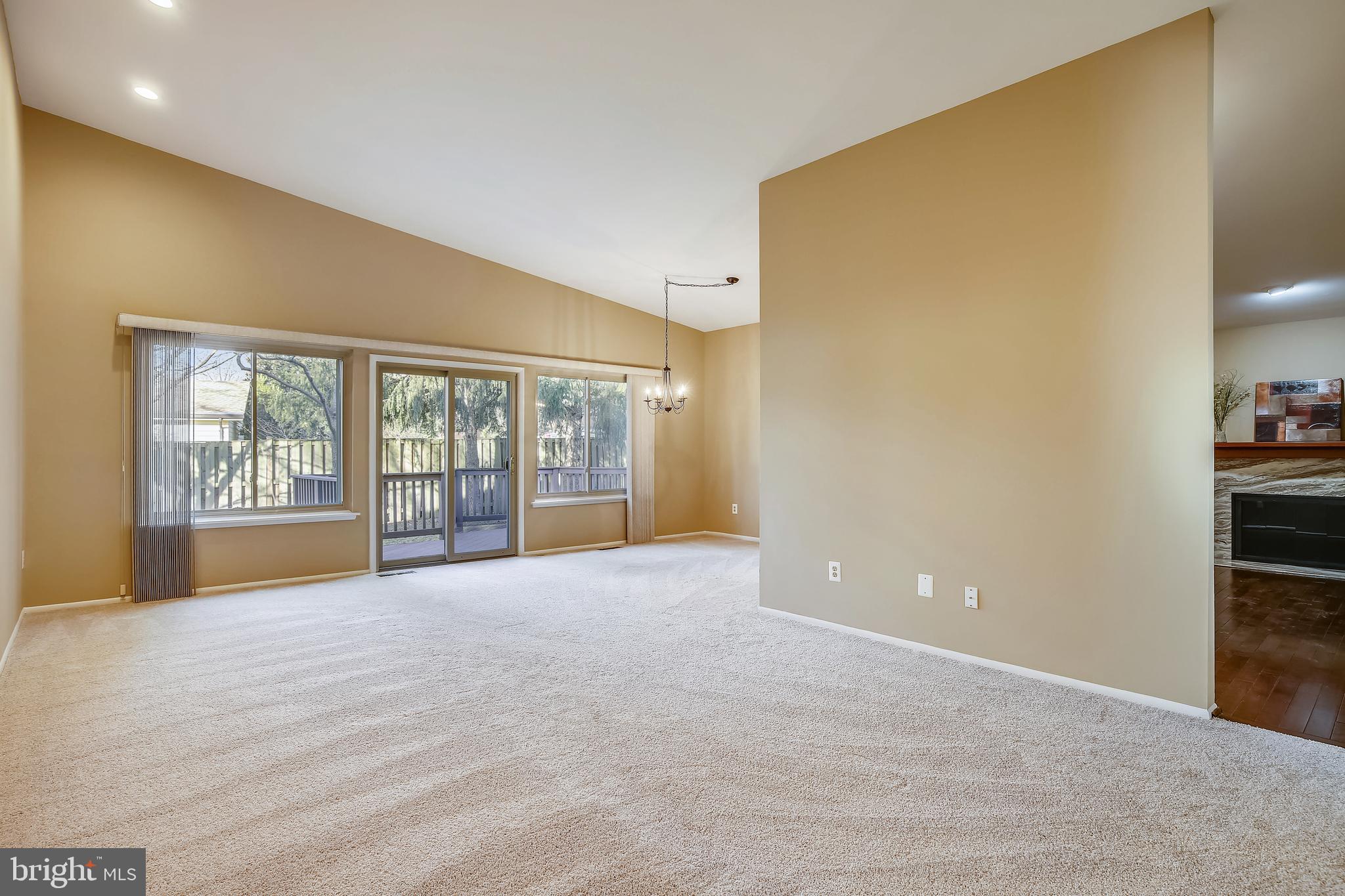 FOX MILL ESTATES - Residential