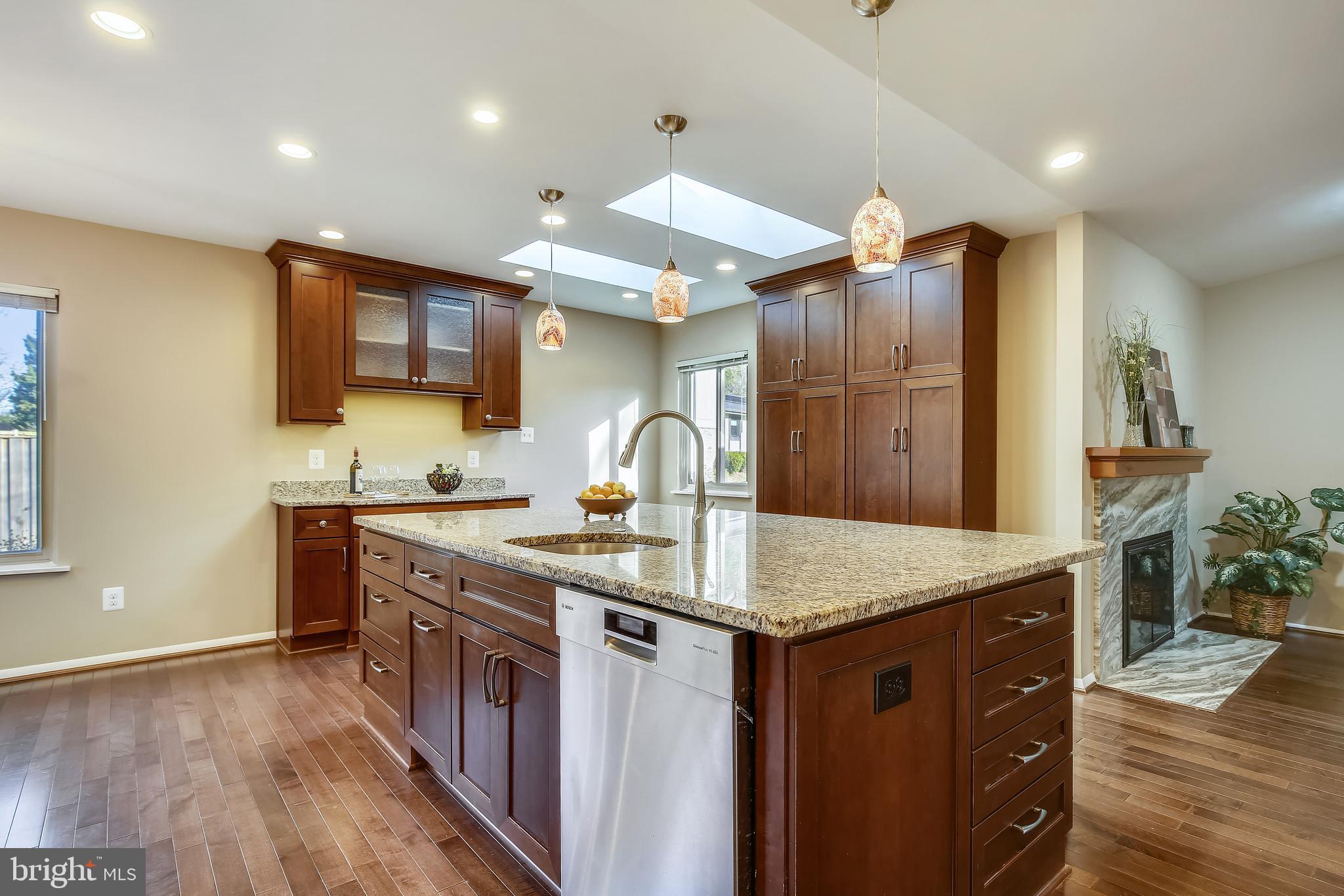 FOX MILL ESTATES - Residential