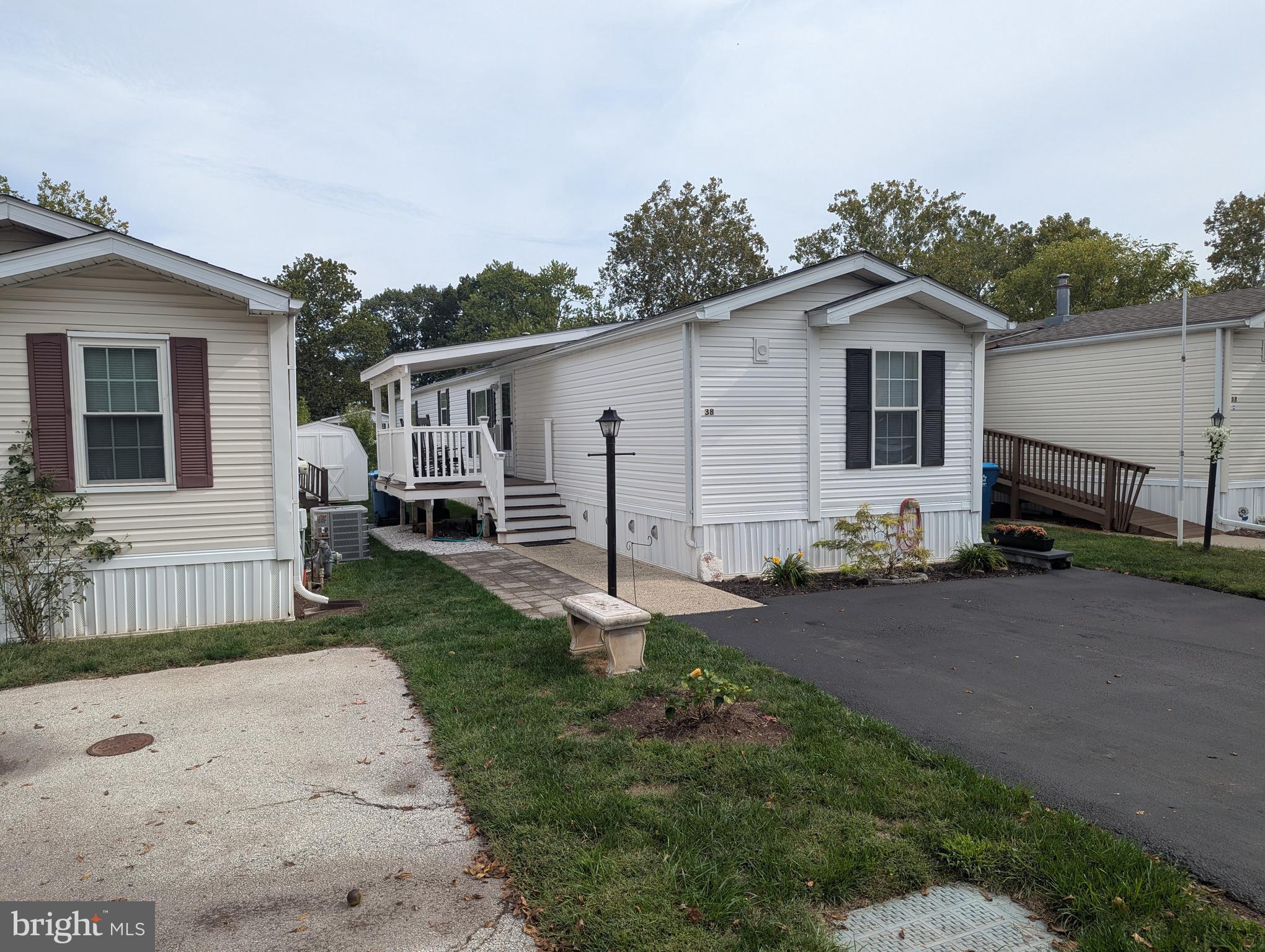 SPRING MEADOWS - Residential