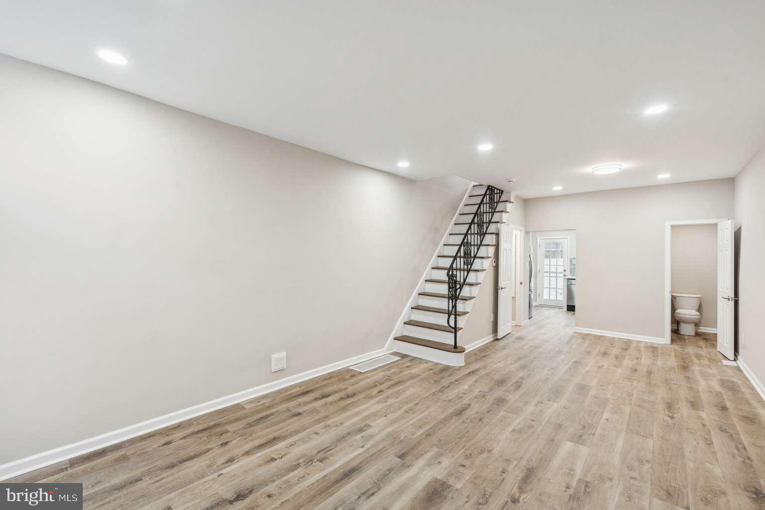 LOWER MOYAMENSING - Residential