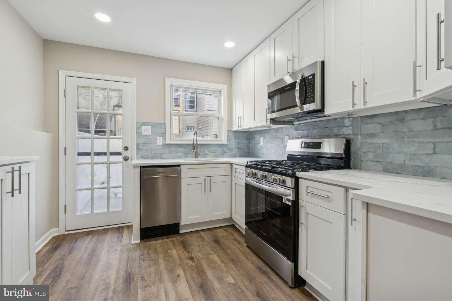 LOWER MOYAMENSING - Residential