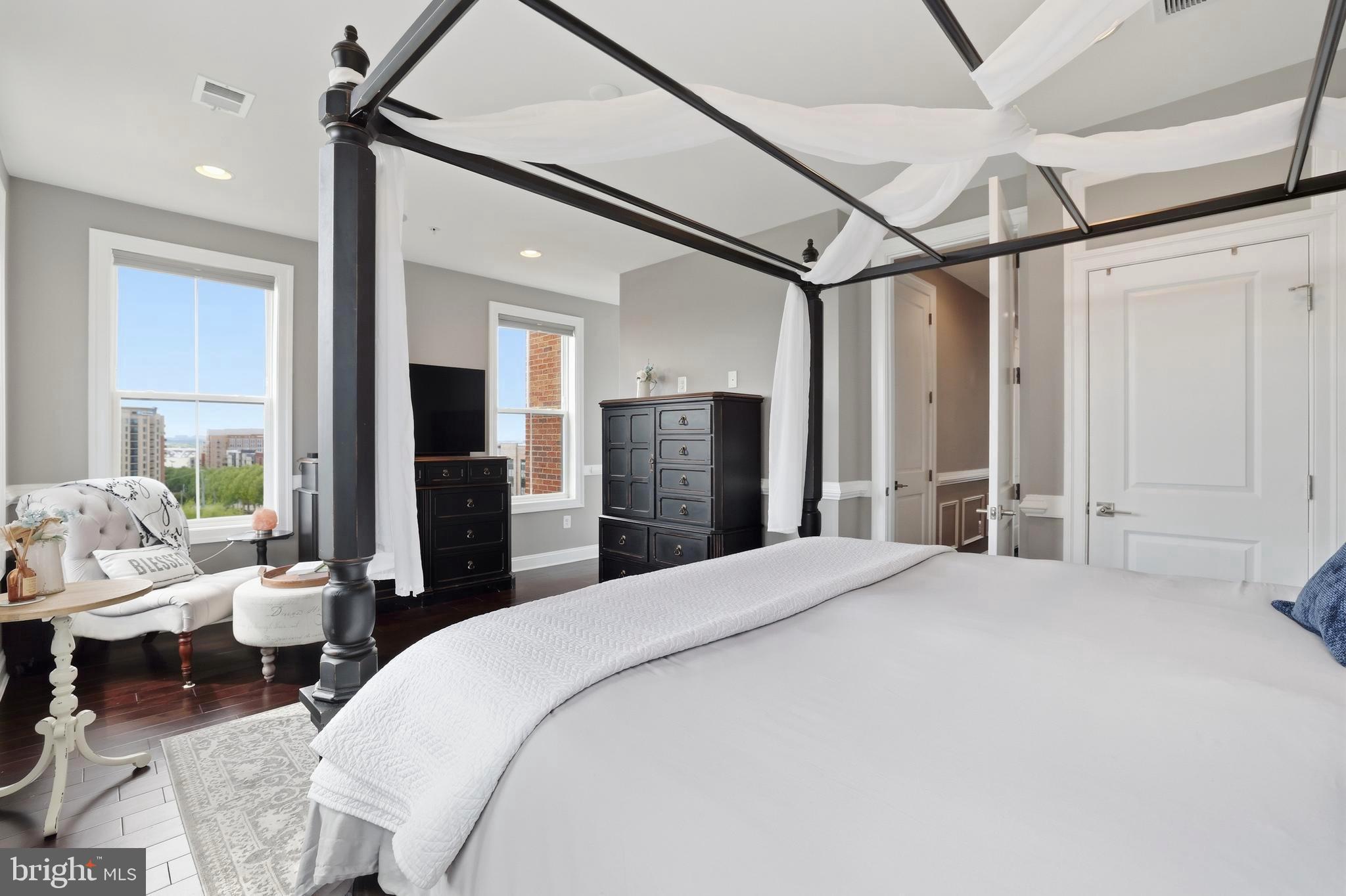 POTOMAC OVERLOOK CONDO - Residential