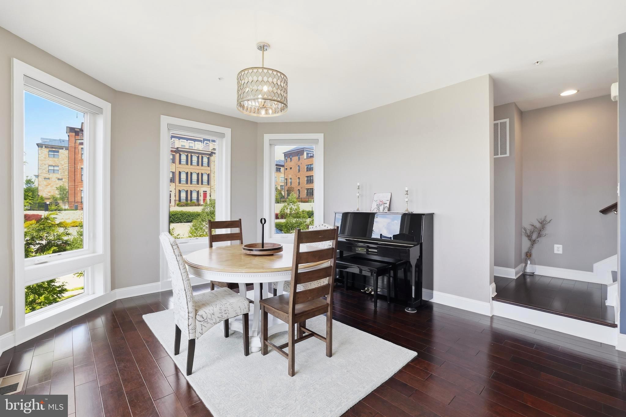 POTOMAC OVERLOOK CONDO - Residential