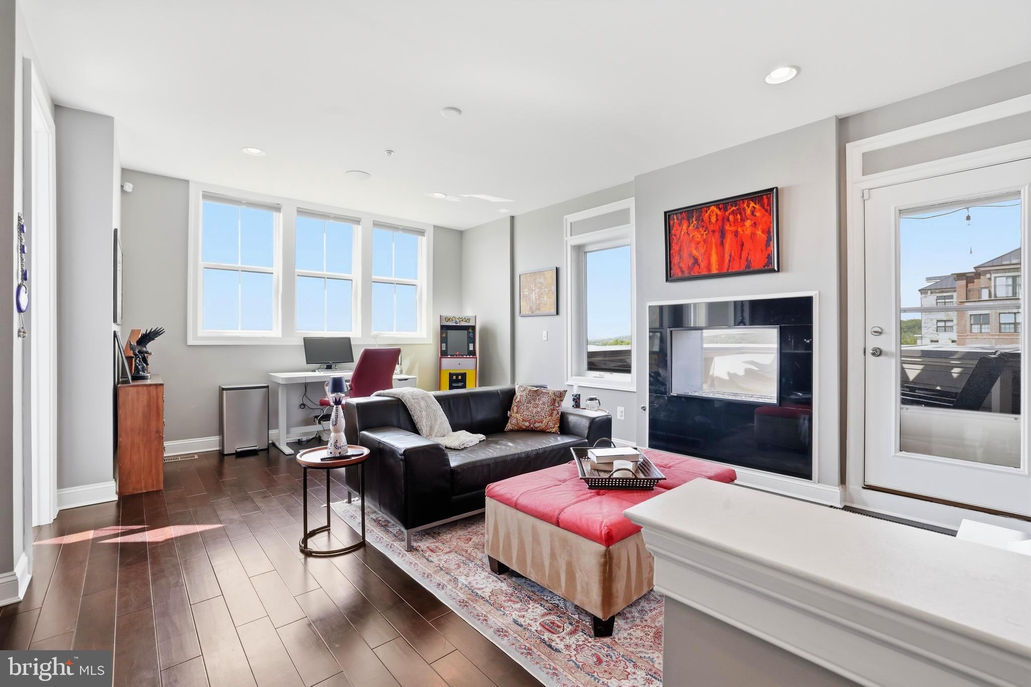 POTOMAC OVERLOOK CONDO - Residential