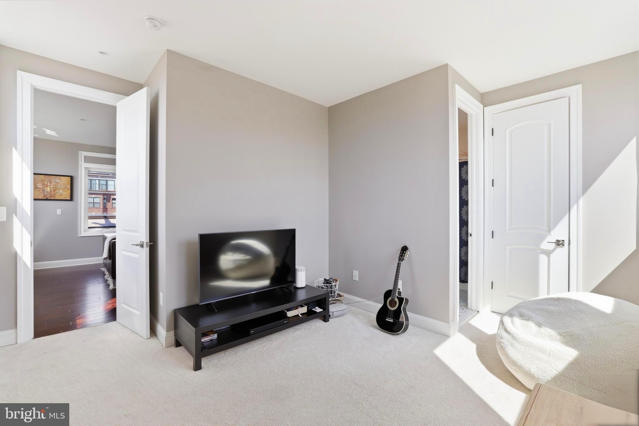 POTOMAC OVERLOOK CONDO - Residential