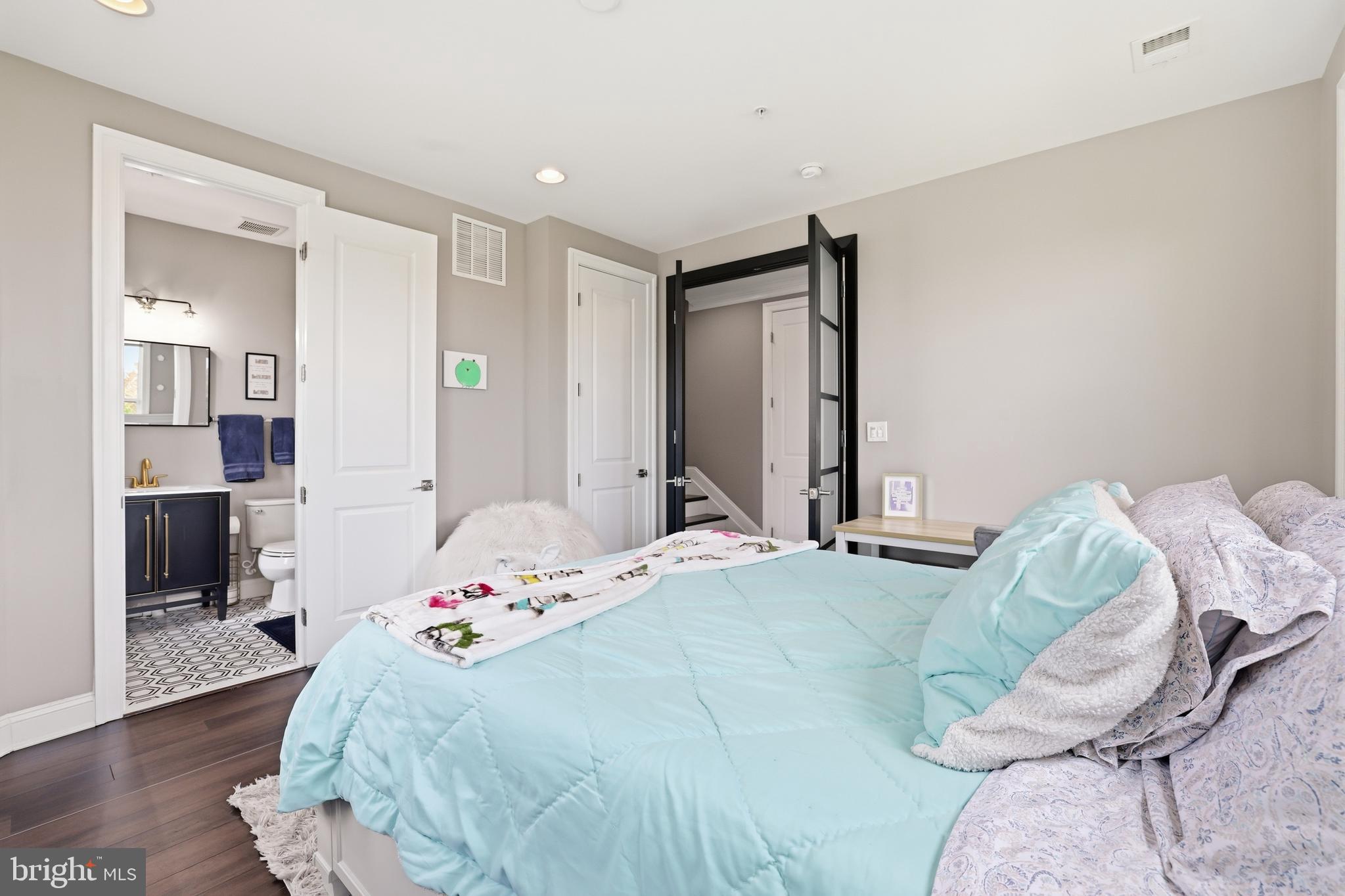 POTOMAC OVERLOOK CONDO - Residential