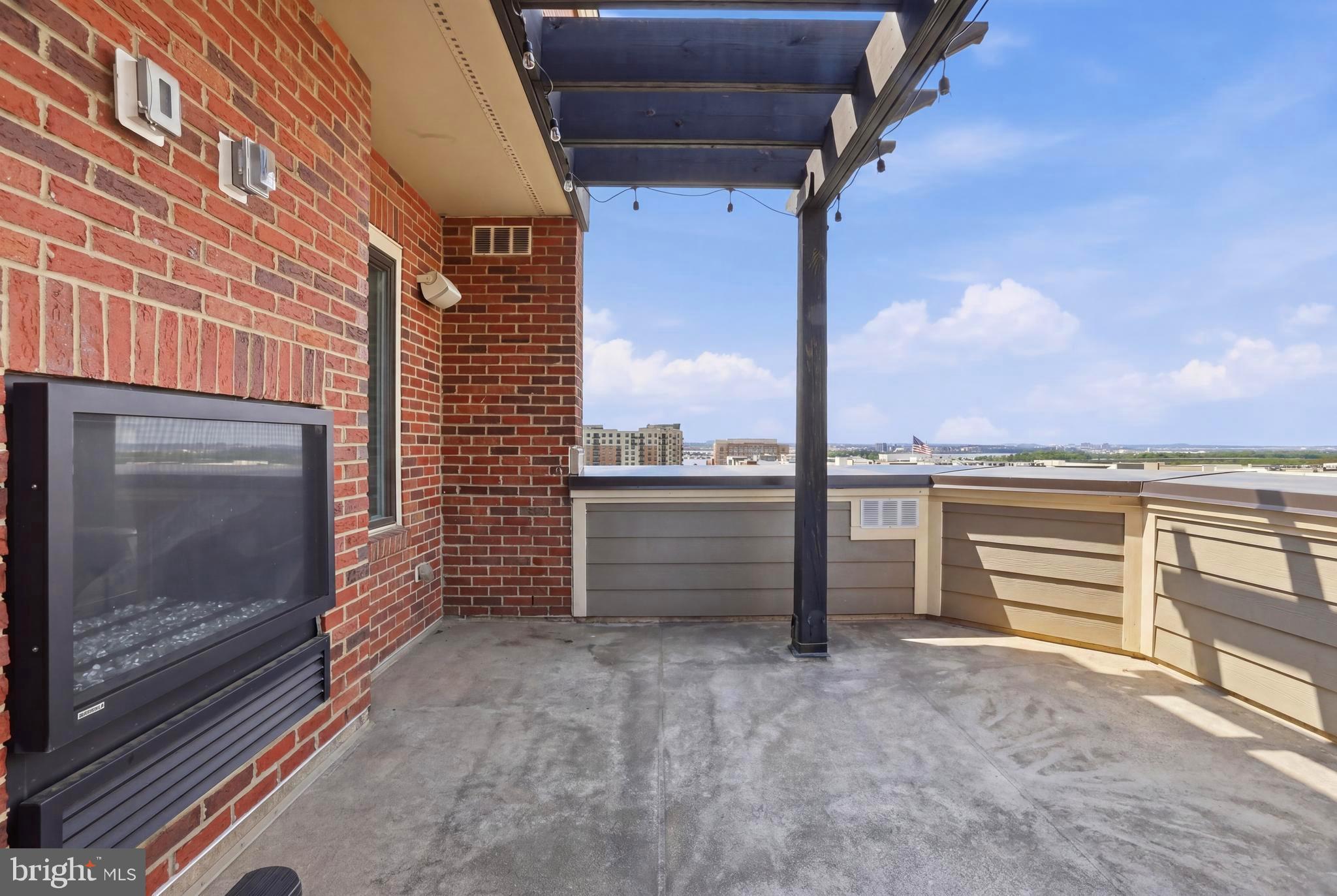 POTOMAC OVERLOOK CONDO - Residential