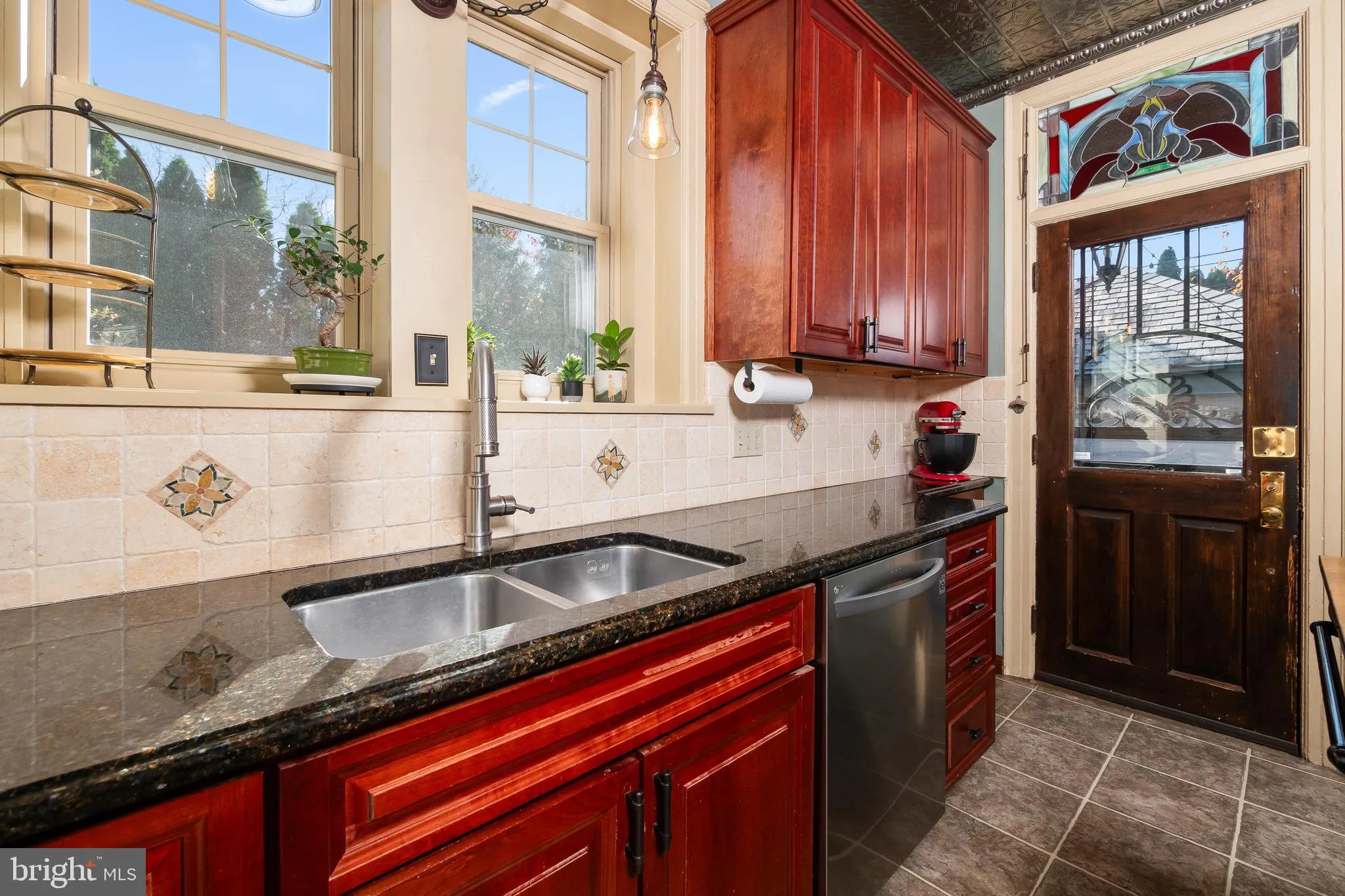 Allentown, Pennsylvania 18104, United States, 5 Bedrooms Bedrooms, ,3 BathroomsBathrooms,Residential,Coming Soon,242317