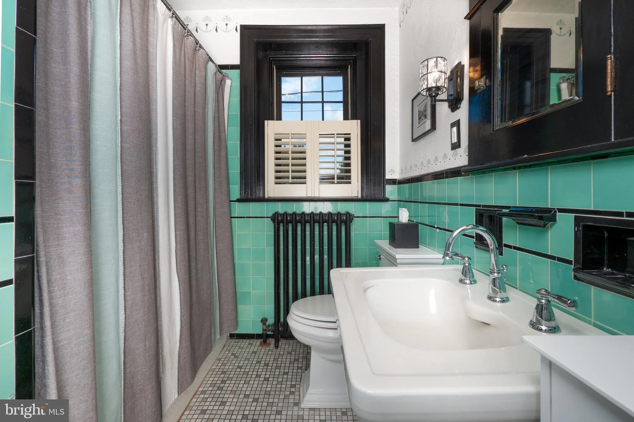 Allentown, Pennsylvania 18104, United States, 5 Bedrooms Bedrooms, ,3 BathroomsBathrooms,Residential,Coming Soon,242317