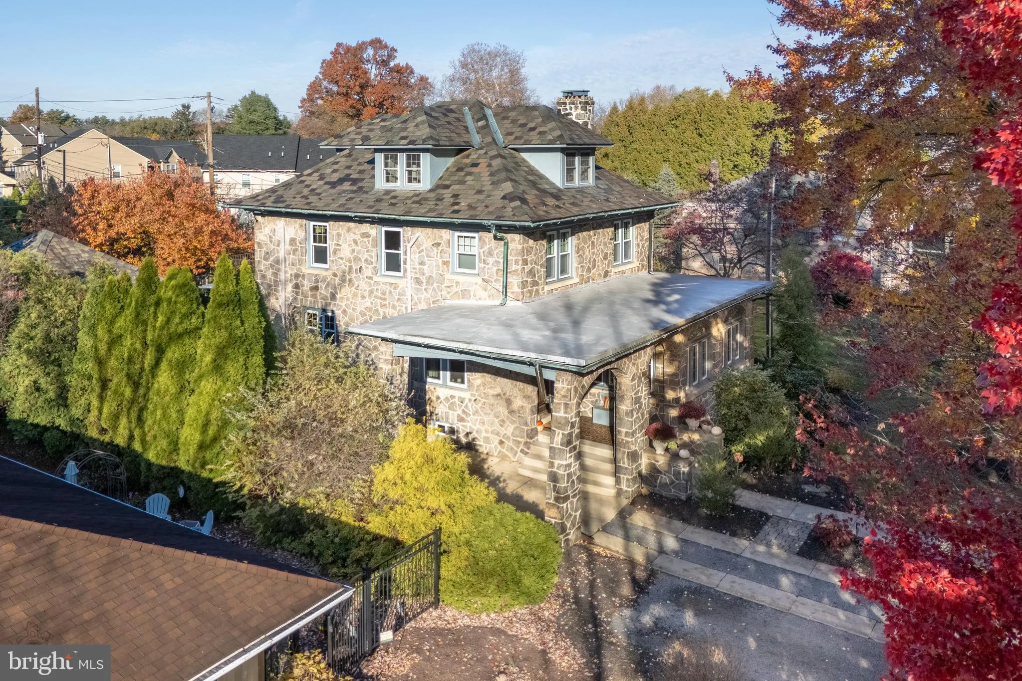 Allentown, Pennsylvania 18104, United States, 5 Bedrooms Bedrooms, ,3 BathroomsBathrooms,Residential,Coming Soon,242317