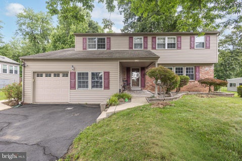 Homes For Sale - 2125 Blackhorse Drive<br/> WARRINGTON, PA 18976