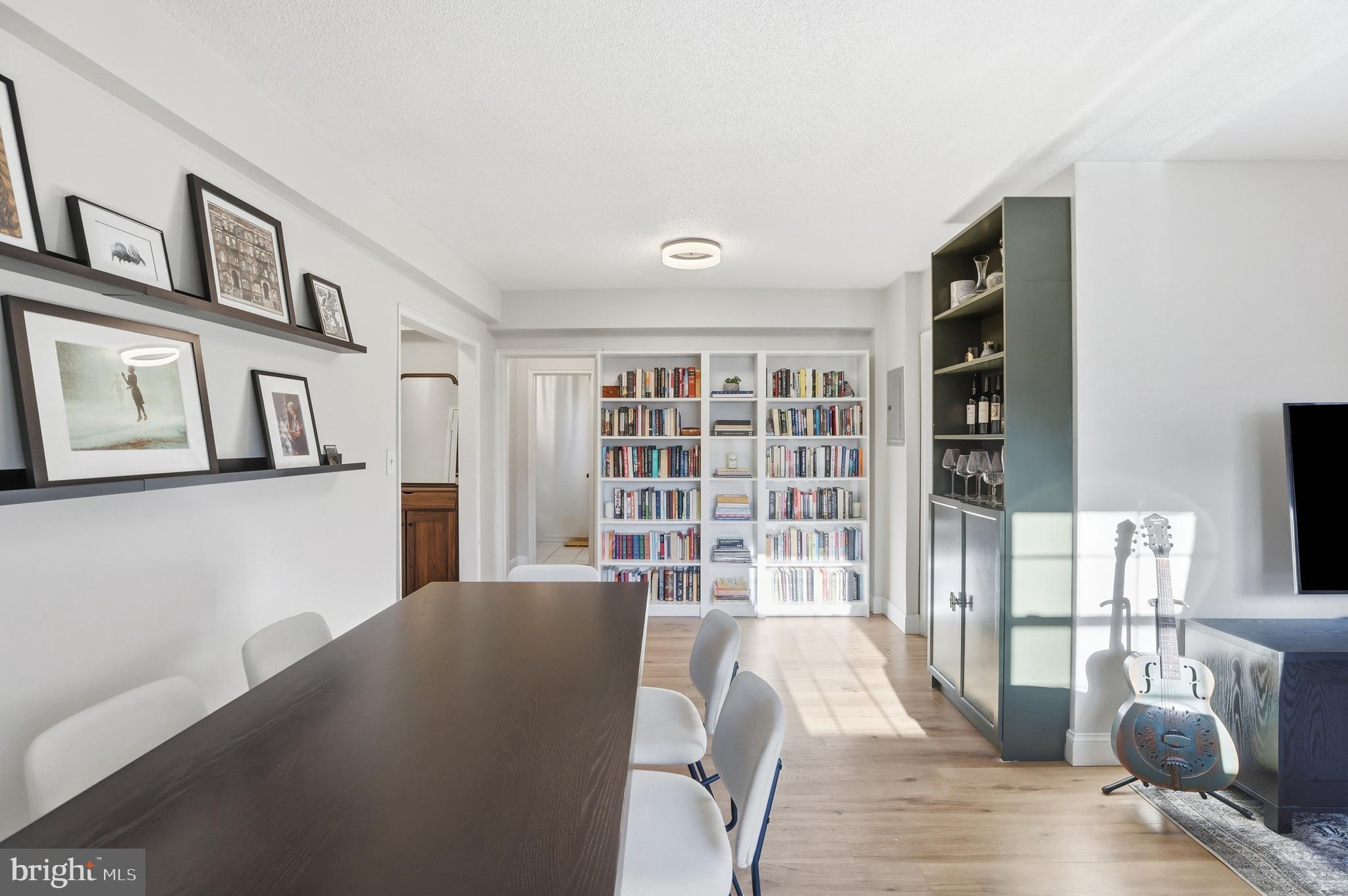 ARLINGTON OAKS - Residential