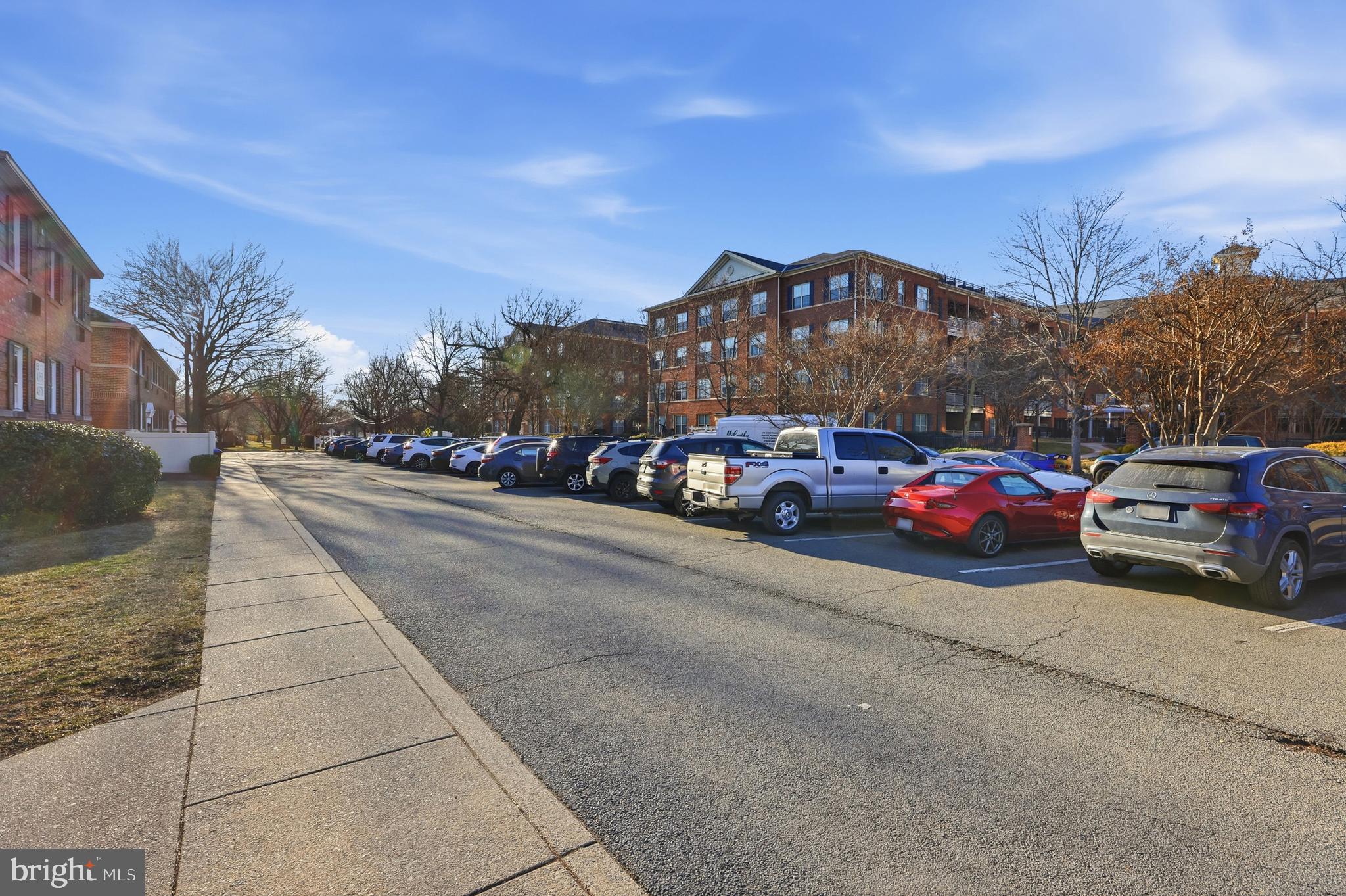 ARLINGTON OAKS - Residential