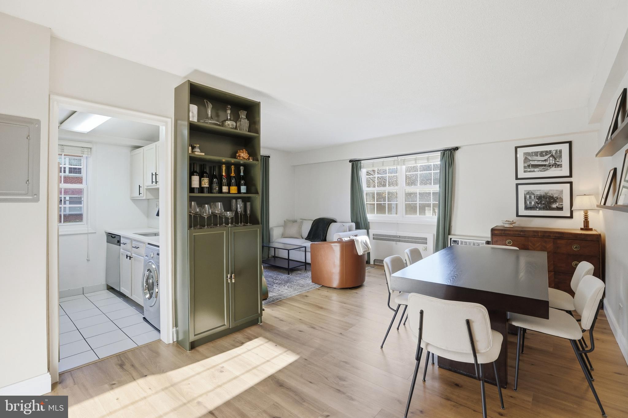 ARLINGTON OAKS - Residential