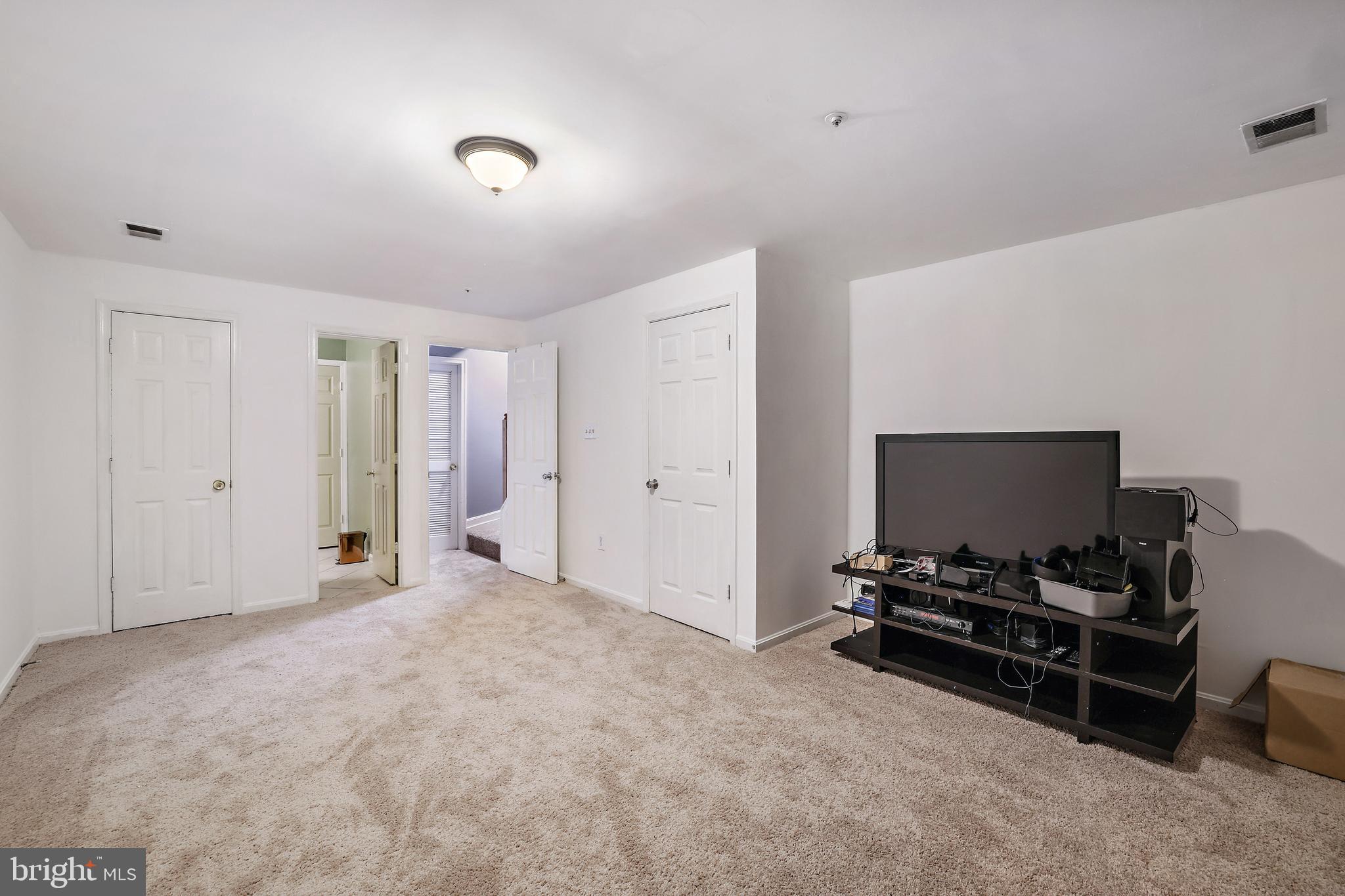 RUSSETT - Residential