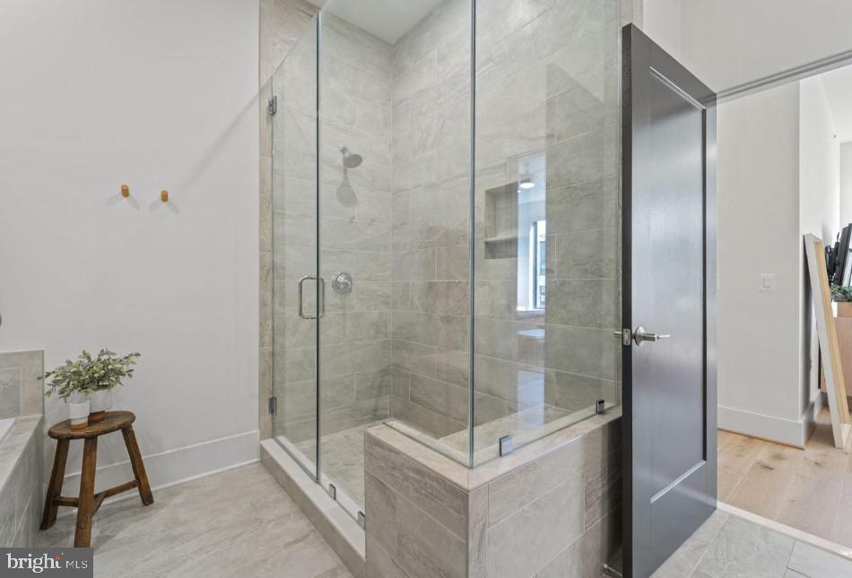 ONE LOUDOUN - Residential