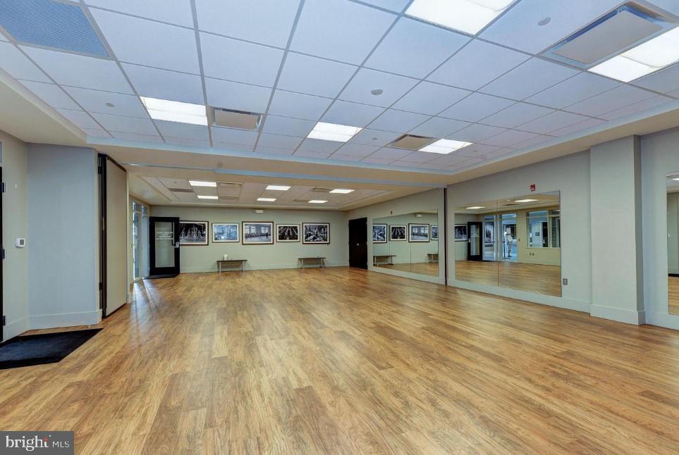 ONE LOUDOUN - Residential