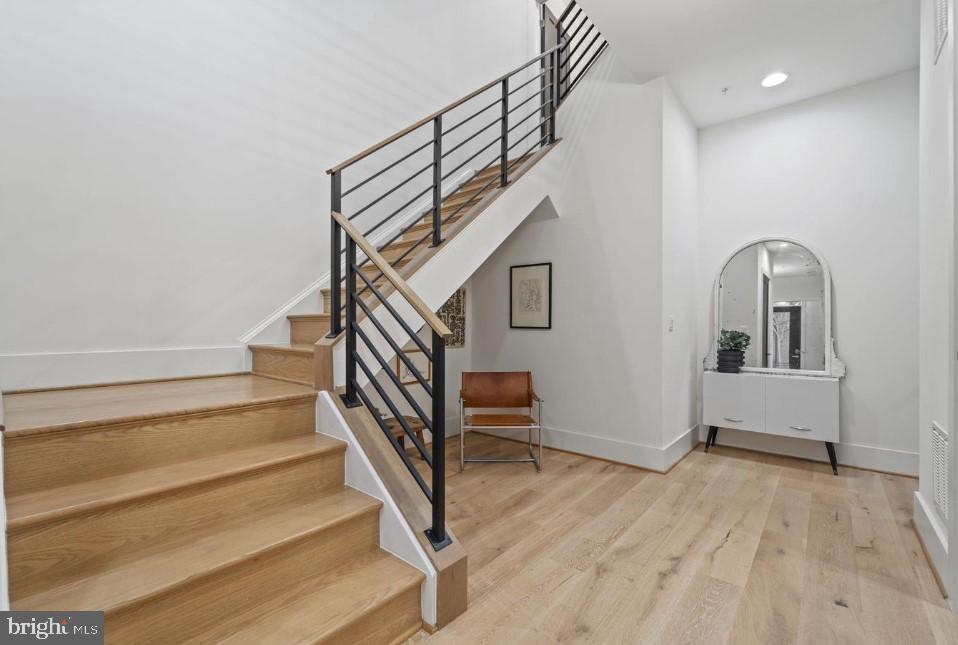 ONE LOUDOUN - Residential