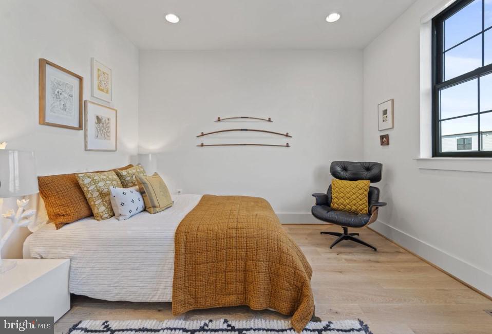 ONE LOUDOUN - Residential