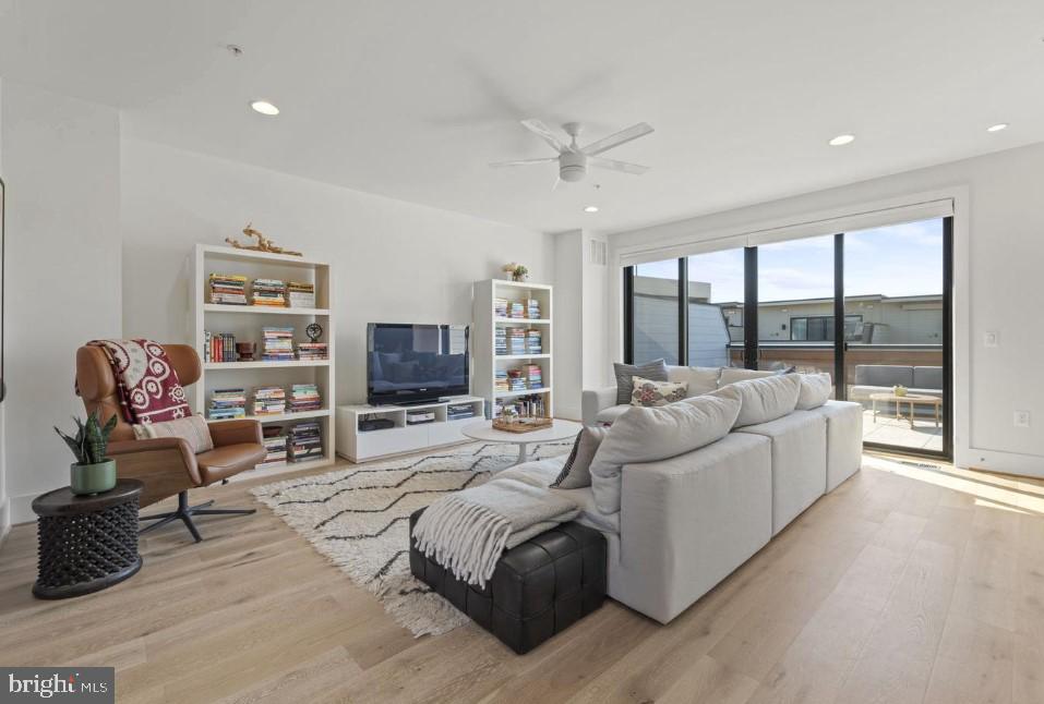 ONE LOUDOUN - Residential