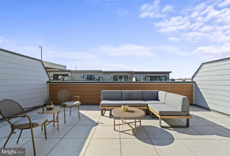 ONE LOUDOUN - Residential