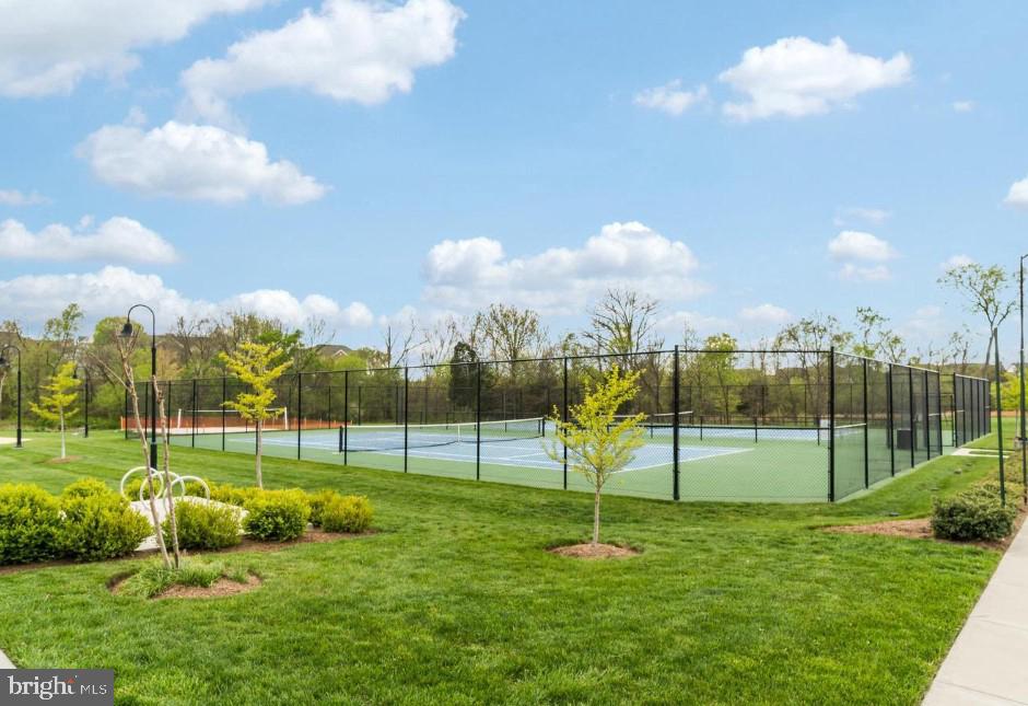 ONE LOUDOUN - Residential