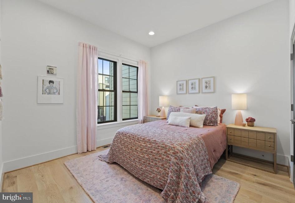 ONE LOUDOUN - Residential