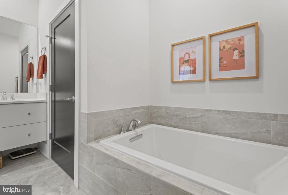 ONE LOUDOUN - Residential