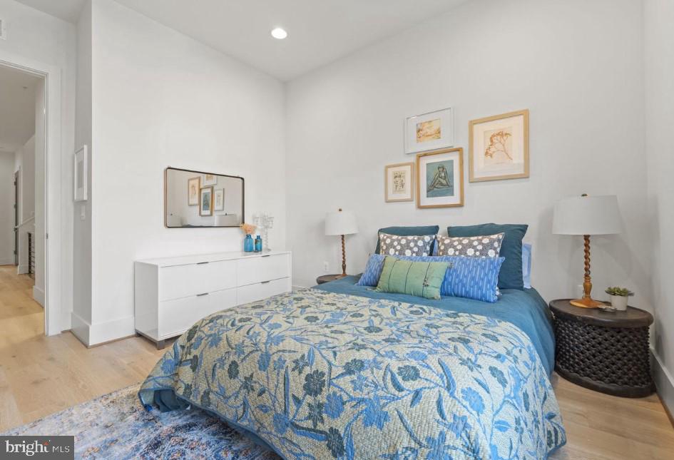 ONE LOUDOUN - Residential