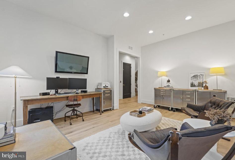 ONE LOUDOUN - Residential