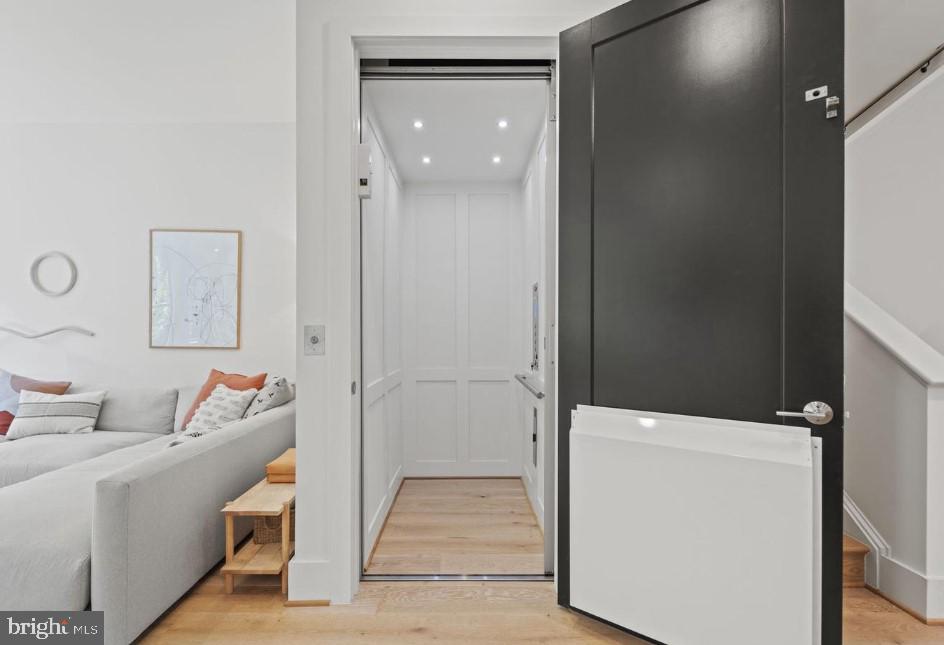 ONE LOUDOUN - Residential