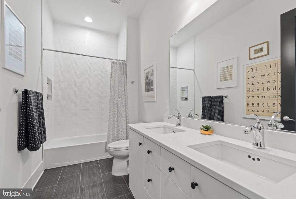 ONE LOUDOUN - Residential