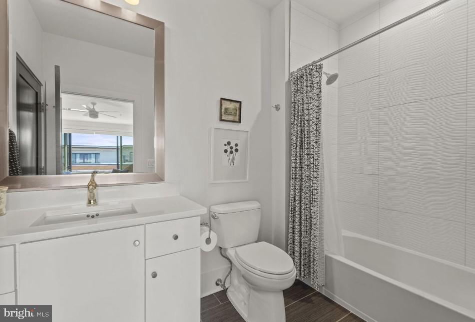 ONE LOUDOUN - Residential