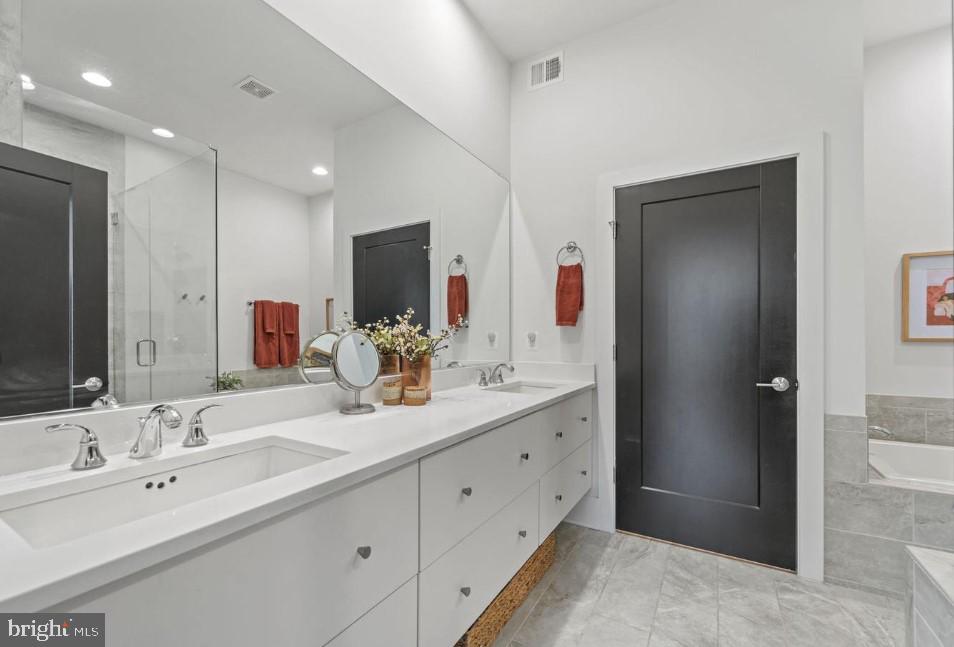 ONE LOUDOUN - Residential