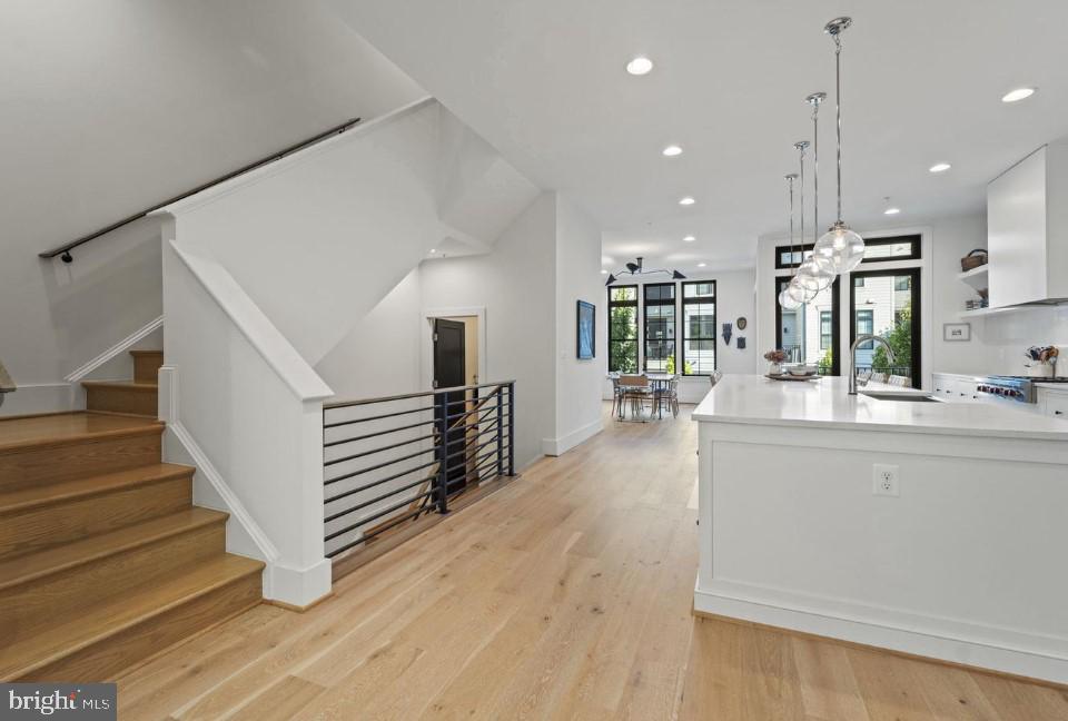 ONE LOUDOUN - Residential