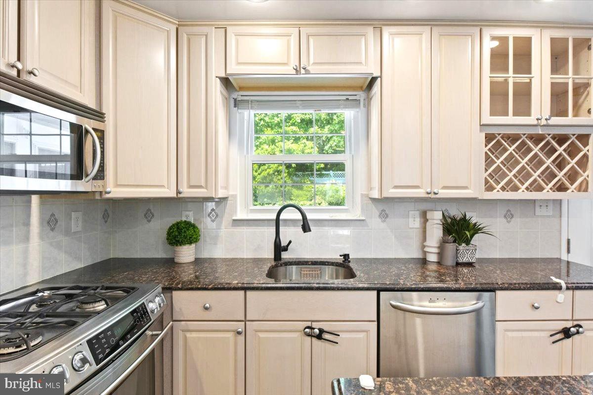 MARLBORO MEADOWS - Residential