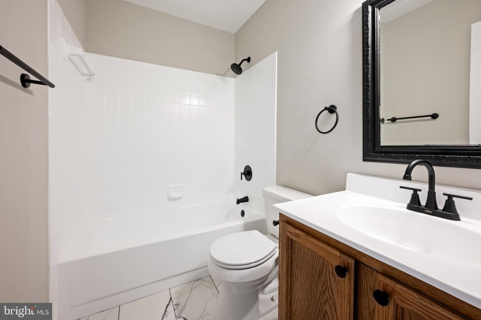 MONTCLAIR/COUNTRY CLUB - Residential