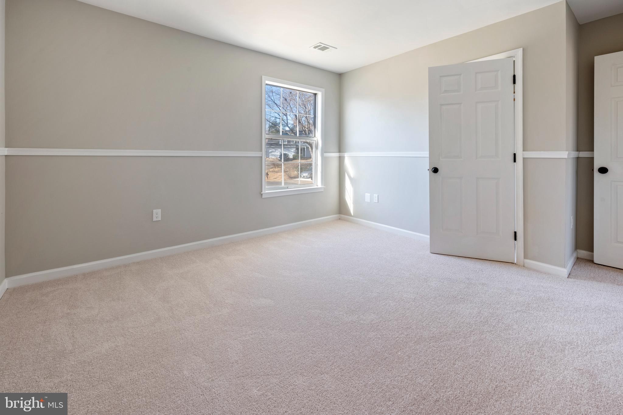 MONTCLAIR/COUNTRY CLUB - Residential