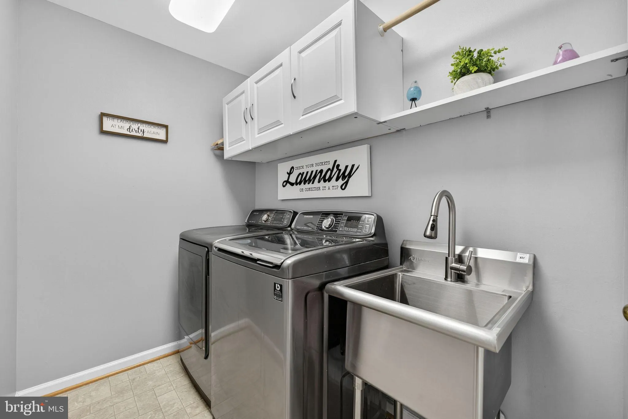 Lorton, Virginia 22079, United States, 4 Bedrooms Bedrooms, ,4 BathroomsBathrooms,Residential,Active,219209