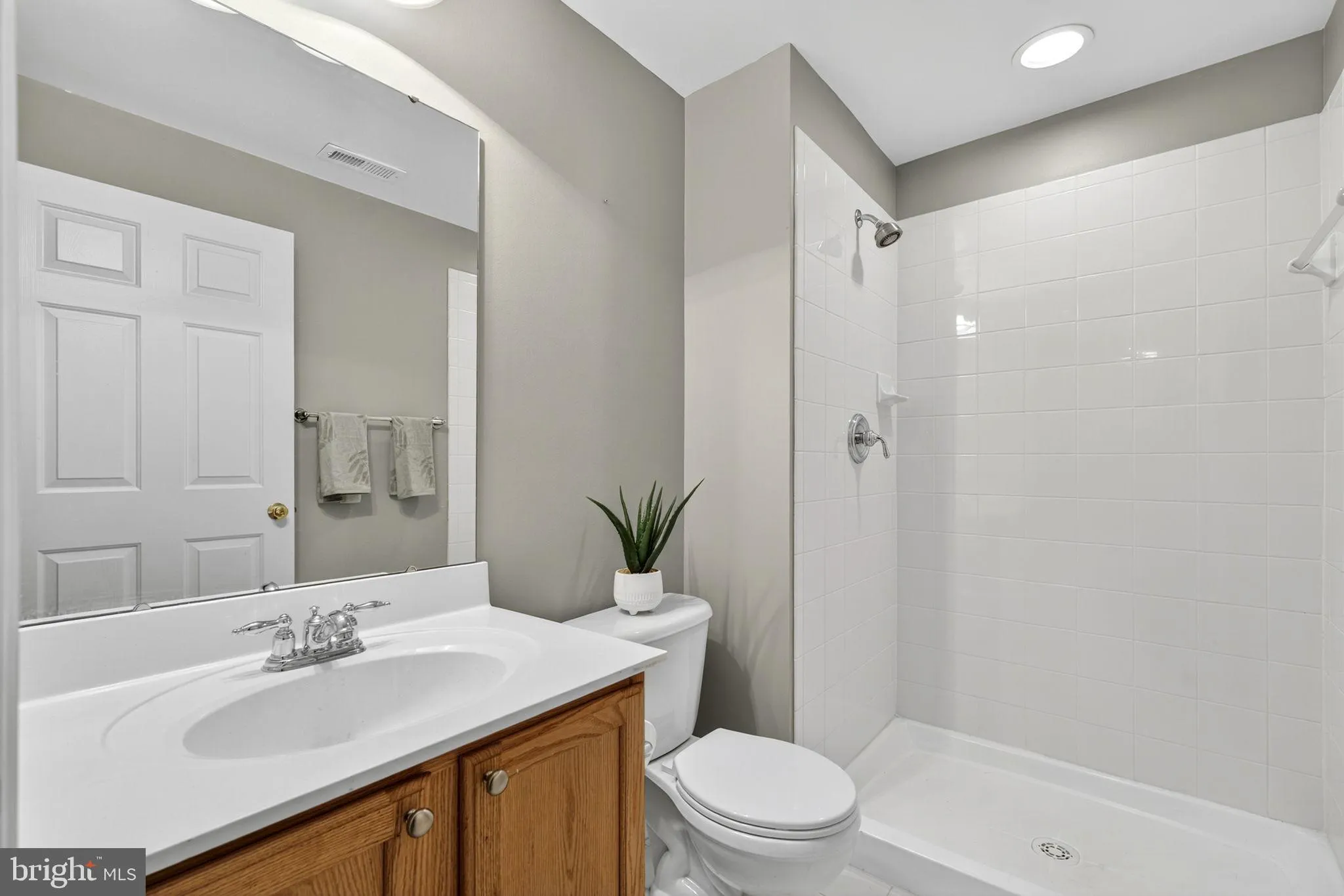 Lorton, Virginia 22079, United States, 4 Bedrooms Bedrooms, ,4 BathroomsBathrooms,Residential,Active,219209