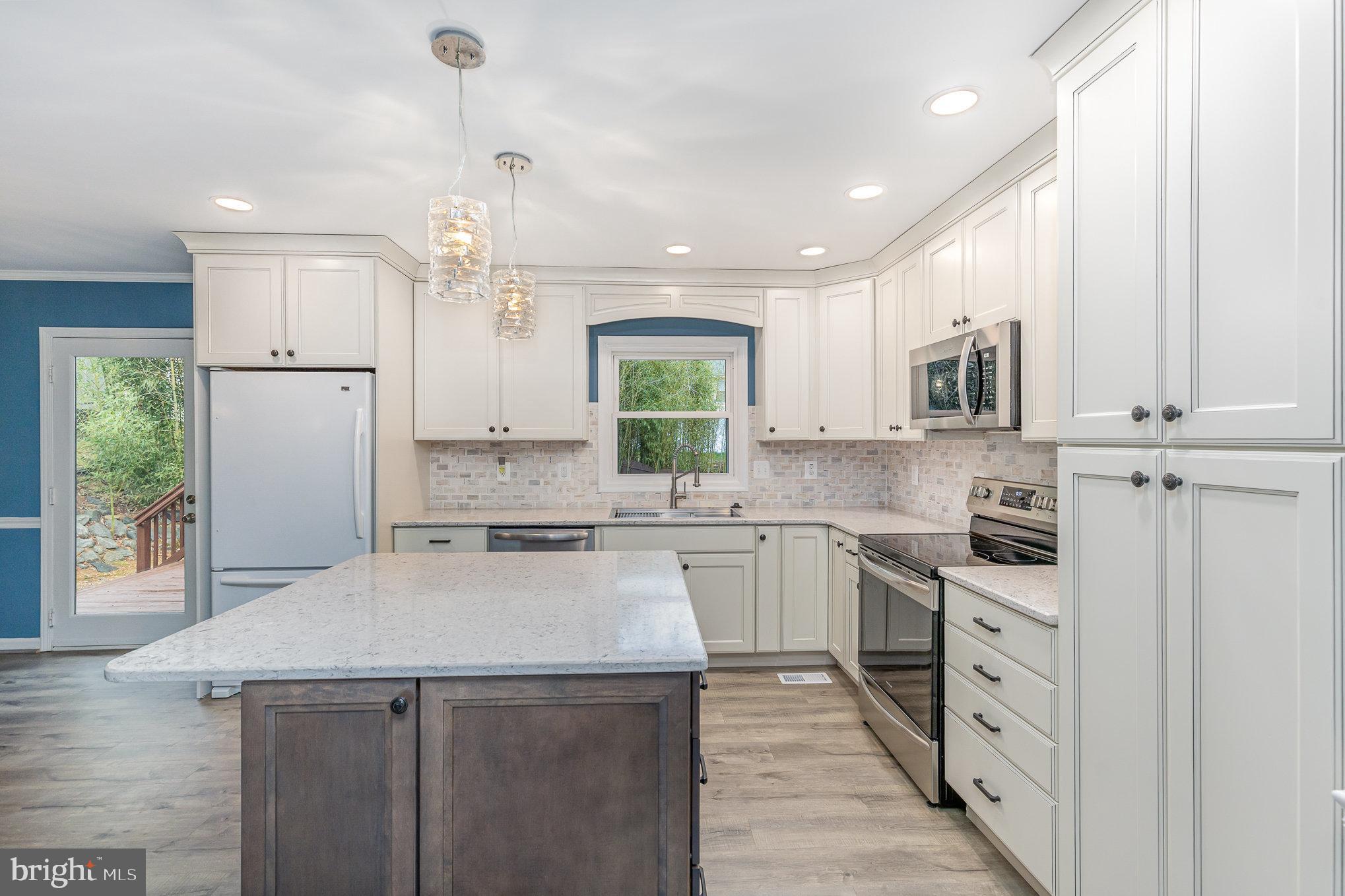 SHERATON HILLS EAST - Residential